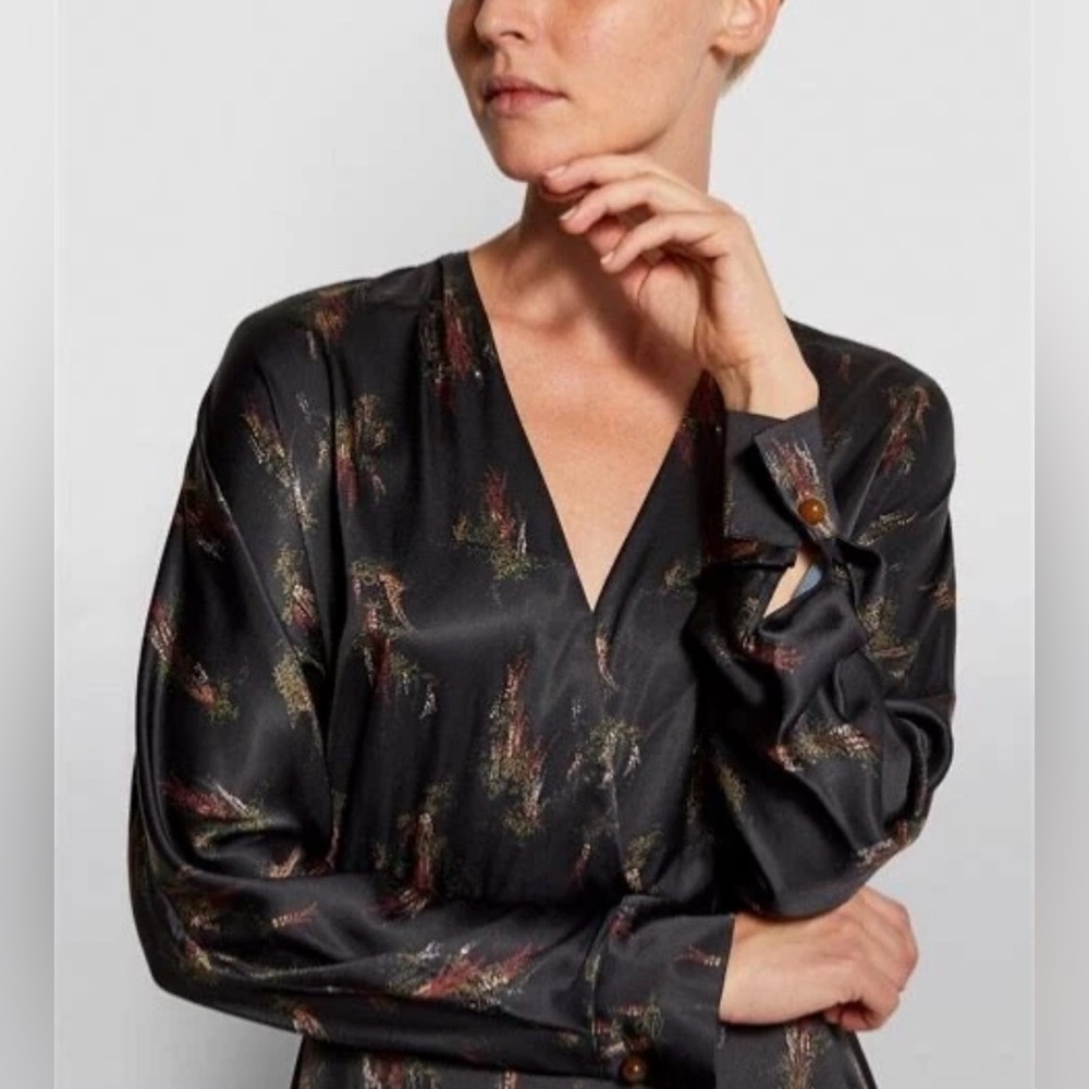 $445 Vince “Wisteria” floral silky long sleeve faux wrap v-neck dress  Size XS - Picture 6 of 14